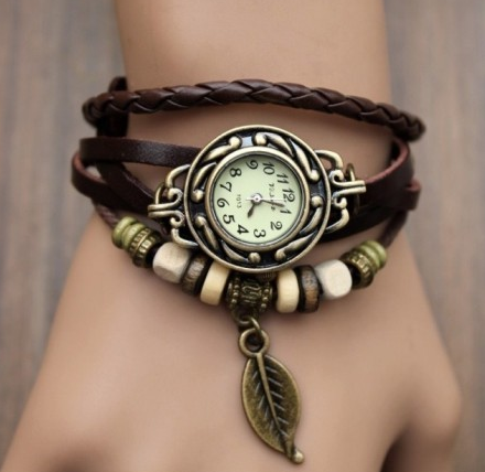 Steil Interpreteren heden Dames vintage armband horloge met blad hangertje - Horloges voor scherpe  prijzen. Wij zijn er gek op "jij toch ook"?